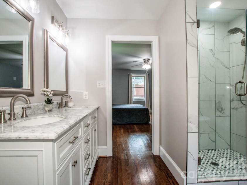476 Summit Avenue, Statesville, NC 28677.  MLS# CAR4418239, YatesRealty ID 47063. 