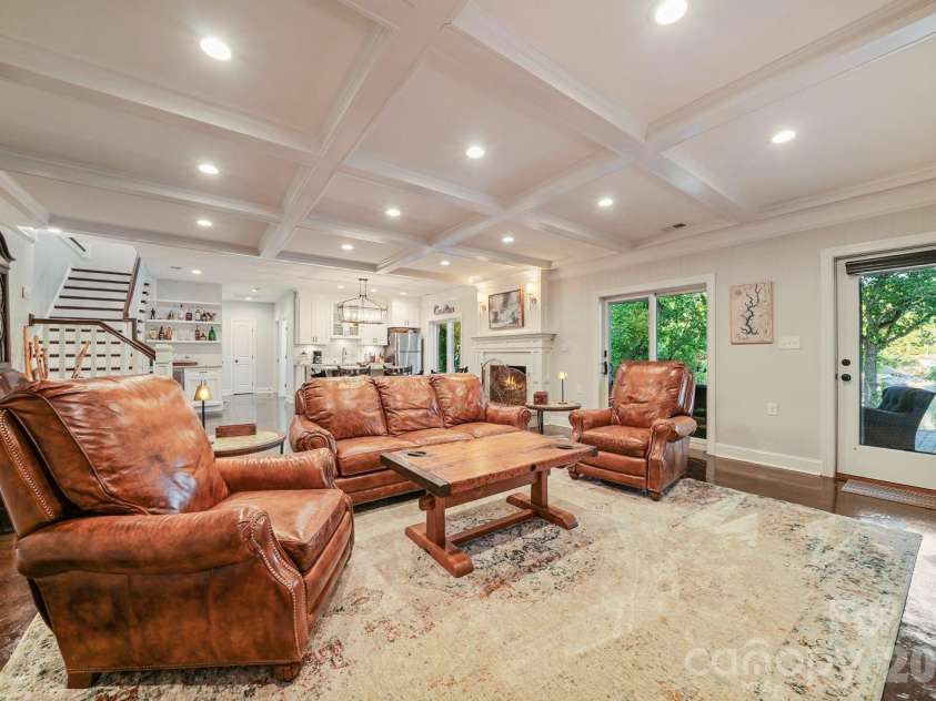 19007 Kailua Circle, Tega Cay, SC 29708.  MLS# CAR4417140, YatesRealty ID 47065. 