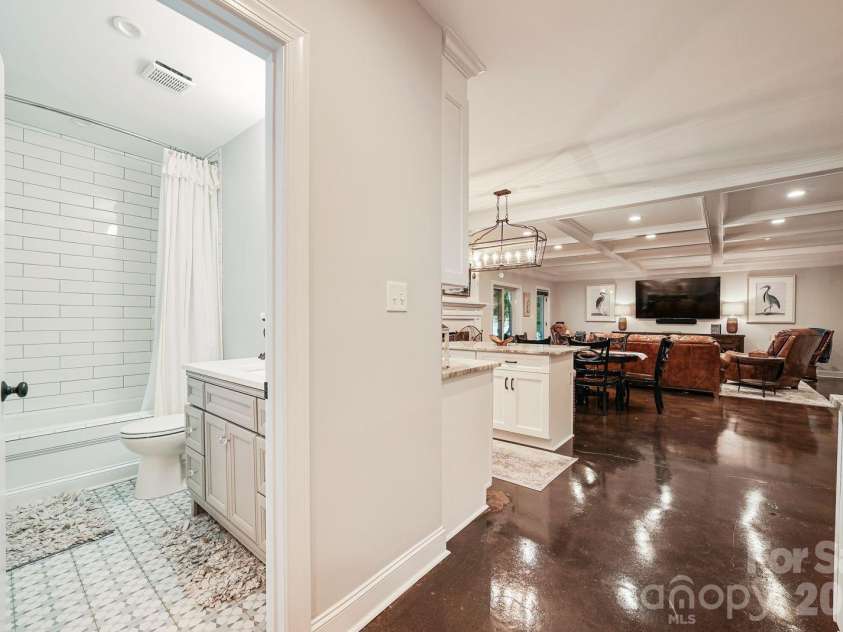 19007 Kailua Circle, Tega Cay, SC 29708.  MLS# CAR4417140, YatesRealty ID 47065. 