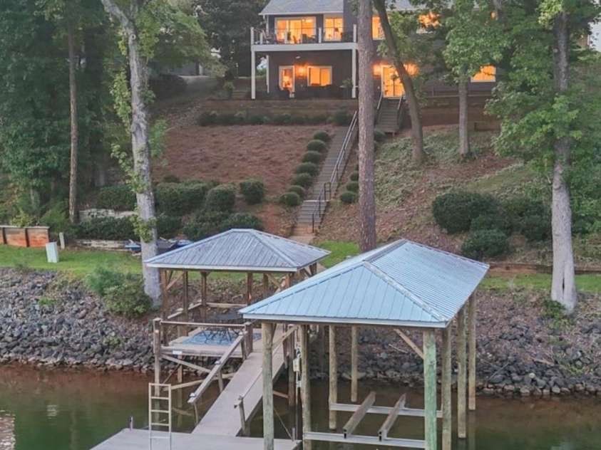19007 Kailua Circle, Tega Cay, SC 29708.  MLS# CAR4417140, YatesRealty ID 47065. 