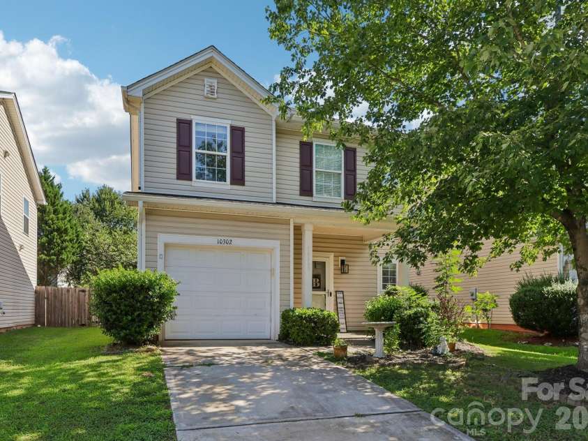 10302 Hugue Way, Charlotte, NC 28214.  MLS# CAR4417320, YatesRealty ID 47066. 