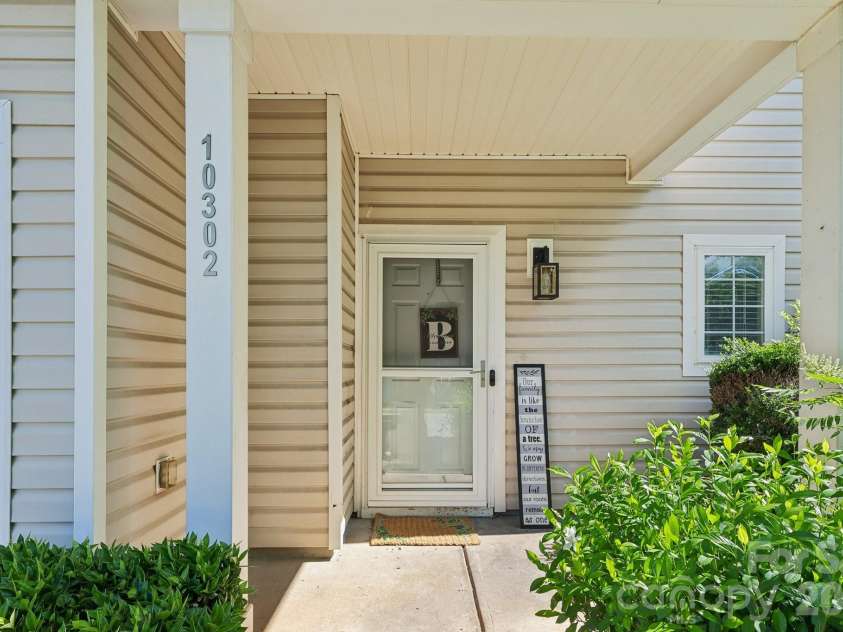 10302 Hugue Way, Charlotte, NC 28214.  MLS# CAR4417320, YatesRealty ID 47066. 