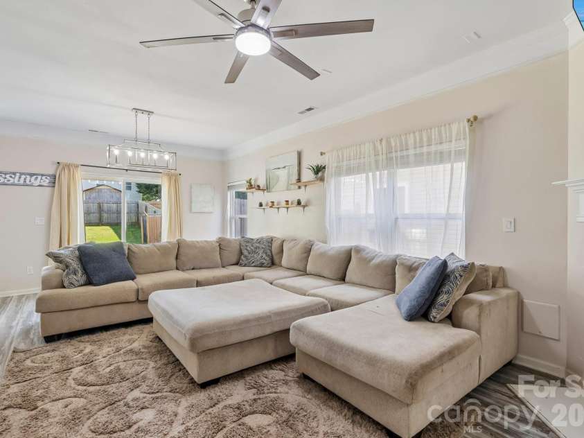 10302 Hugue Way, Charlotte, NC 28214.  MLS# CAR4417320, YatesRealty ID 47066. 