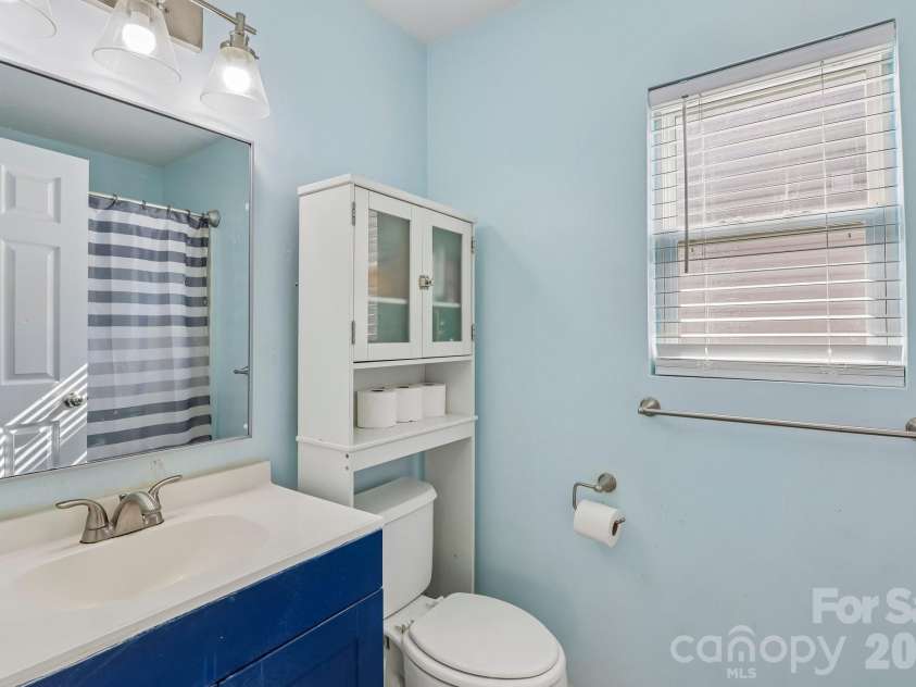 10302 Hugue Way, Charlotte, NC 28214.  MLS# CAR4417320, YatesRealty ID 47066. 