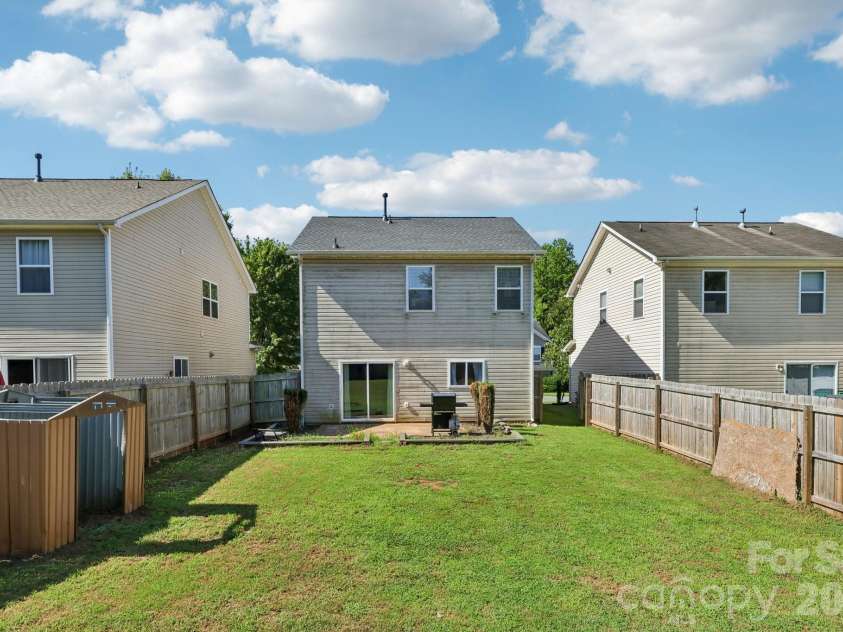 10302 Hugue Way, Charlotte, NC 28214.  MLS# CAR4417320, YatesRealty ID 47066. 