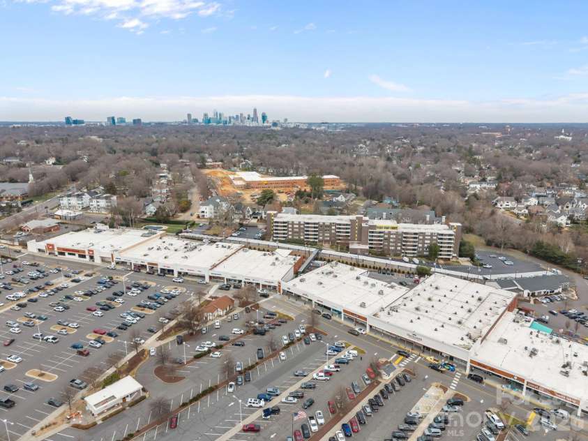 4603 Hedgemore Drive, Charlotte, NC 28209.  MLS# CAR4417329, YatesRealty ID 47068. Convenient to Uptown