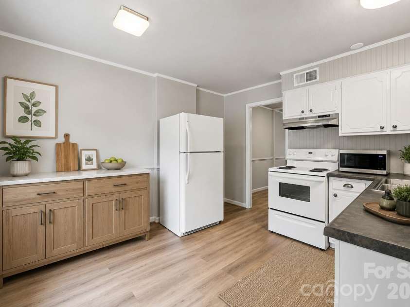 4603 Hedgemore Drive, Charlotte, NC 28209.  MLS# CAR4417329, YatesRealty ID 47068. Virtually Staged