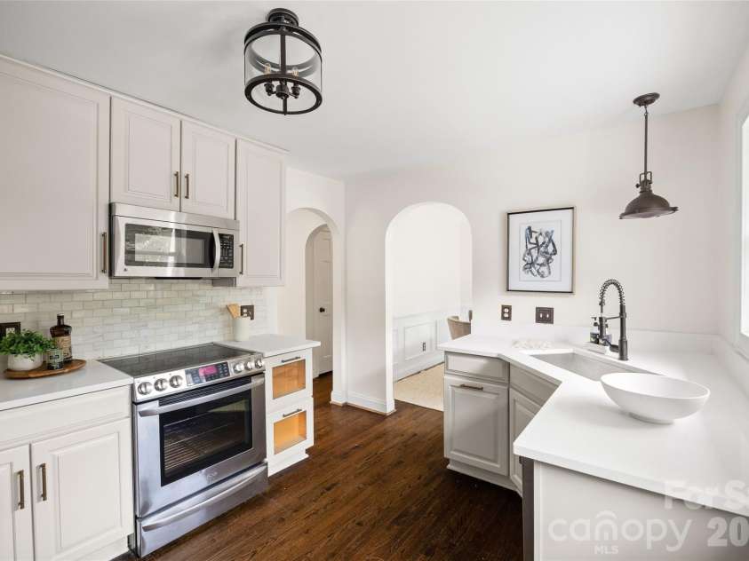 2215 Chatham Avenue, Charlotte, NC 28205.  MLS# CAR4417112, YatesRealty ID 47069. 