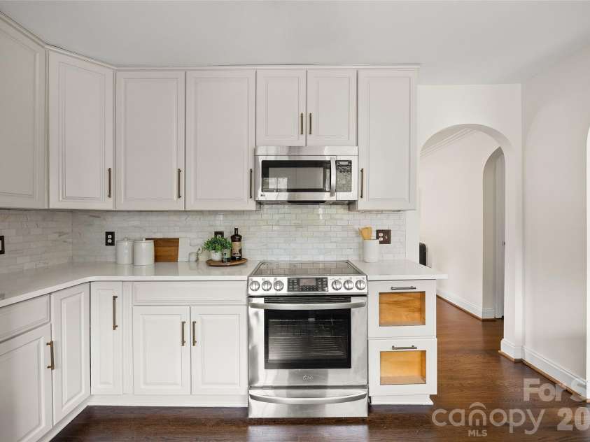 2215 Chatham Avenue, Charlotte, NC 28205.  MLS# CAR4417112, YatesRealty ID 47069. 