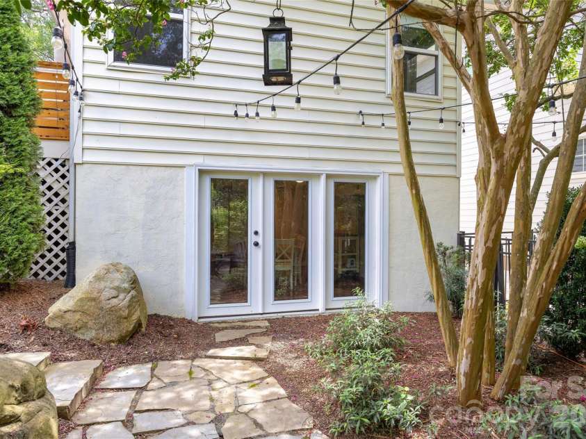 2215 Chatham Avenue, Charlotte, NC 28205.  MLS# CAR4417112, YatesRealty ID 47069. 