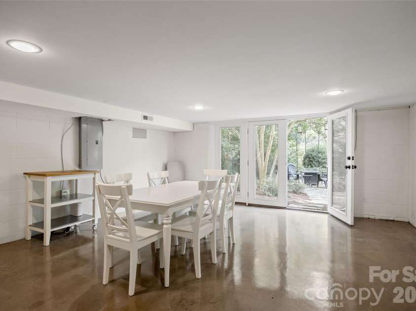 2215 Chatham Avenue, Charlotte, NC 28205.  MLS# CAR4417112, YatesRealty ID 47069. 
