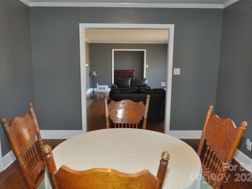 109 Shamrock Drive, Chester, SC 29706.  MLS# CAR4212611, YatesRealty ID 4707. 