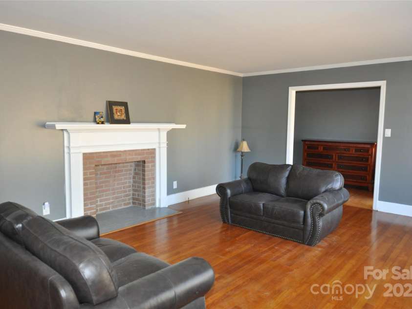 109 Shamrock Drive, Chester, SC 29706.  MLS# CAR4212611, YatesRealty ID 4707. 