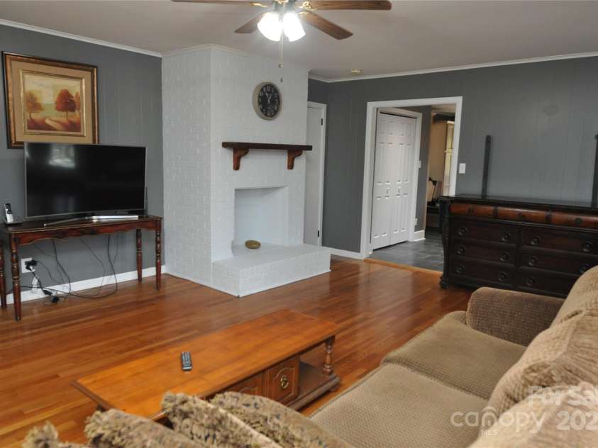 109 Shamrock Drive, Chester, SC 29706.  MLS# CAR4212611, YatesRealty ID 4707. 