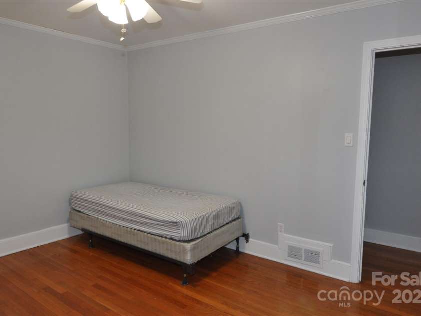 109 Shamrock Drive, Chester, SC 29706.  MLS# CAR4212611, YatesRealty ID 4707. 