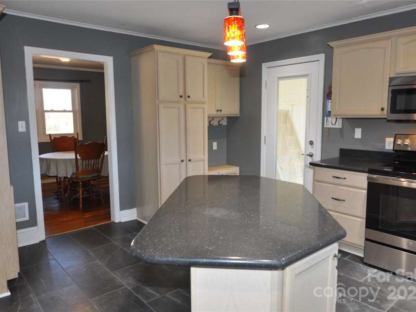 109 Shamrock Drive, Chester, SC 29706.  MLS# CAR4212611, YatesRealty ID 4707. 