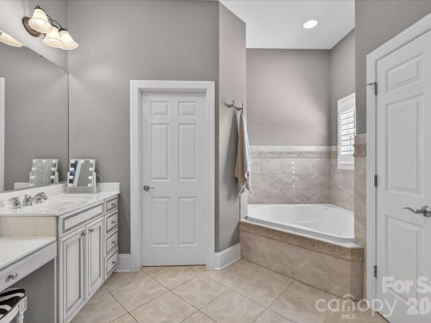 8811 First Bloom Road, Charlotte, NC 28277.  MLS# CAR4344288, YatesRealty ID 4707. 