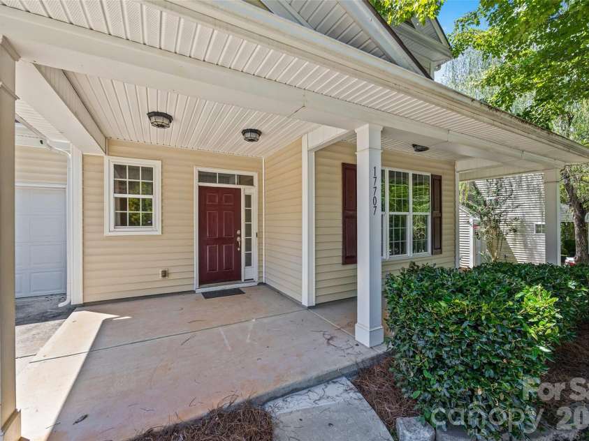 17707 Train Station Drive, Huntersville, NC 28078.  MLS# CAR4409292, YatesRealty ID 47070. 