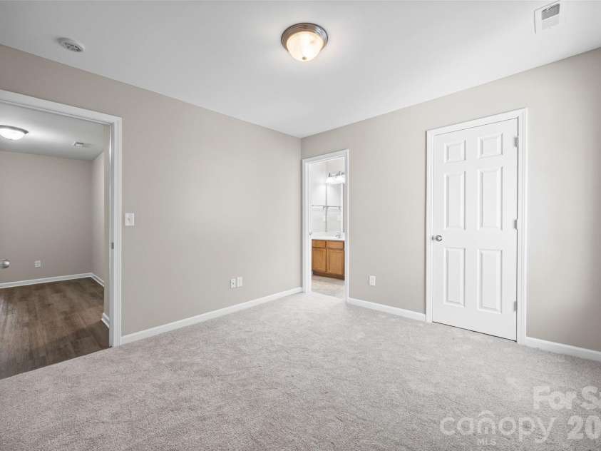 17707 Train Station Drive, Huntersville, NC 28078.  MLS# CAR4409292, YatesRealty ID 47070. 