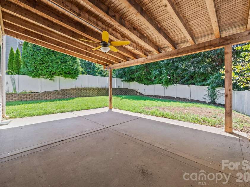 17707 Train Station Drive, Huntersville, NC 28078.  MLS# CAR4409292, YatesRealty ID 47070. 