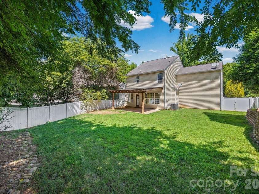 17707 Train Station Drive, Huntersville, NC 28078.  MLS# CAR4409292, YatesRealty ID 47070. 