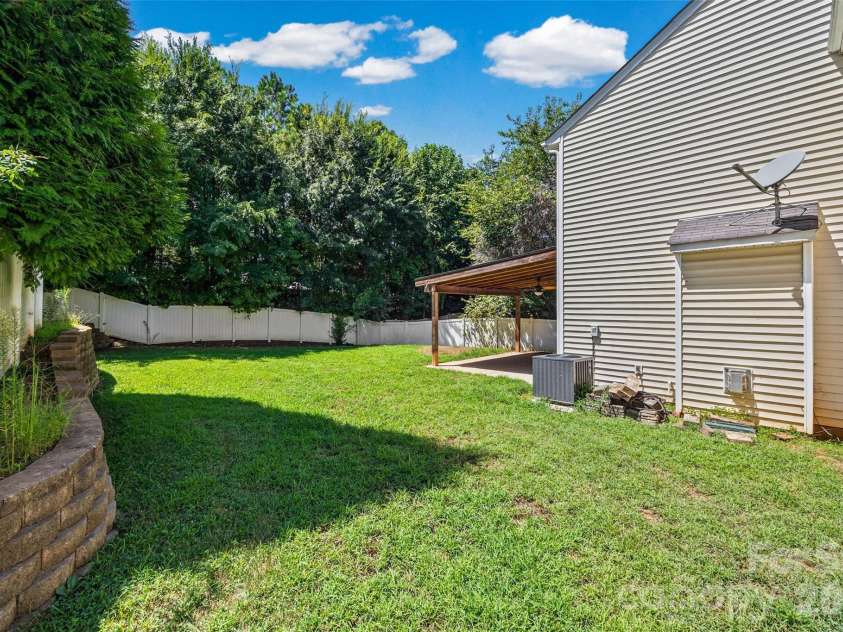 17707 Train Station Drive, Huntersville, NC 28078.  MLS# CAR4409292, YatesRealty ID 47070. 
