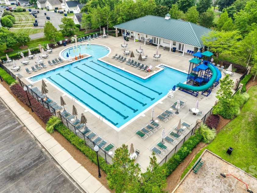 17707 Train Station Drive, Huntersville, NC 28078.  MLS# CAR4409292, YatesRealty ID 47070. 