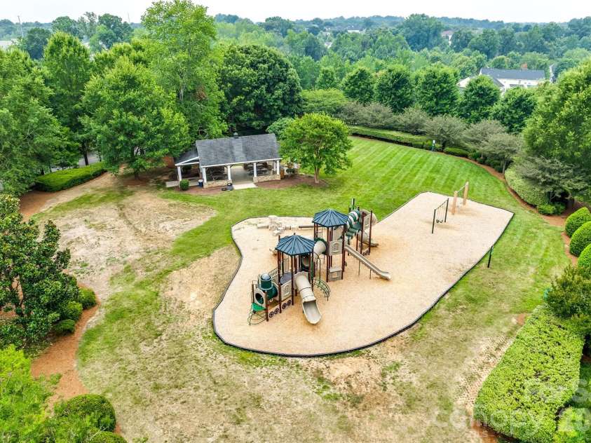 17707 Train Station Drive, Huntersville, NC 28078.  MLS# CAR4409292, YatesRealty ID 47070. 
