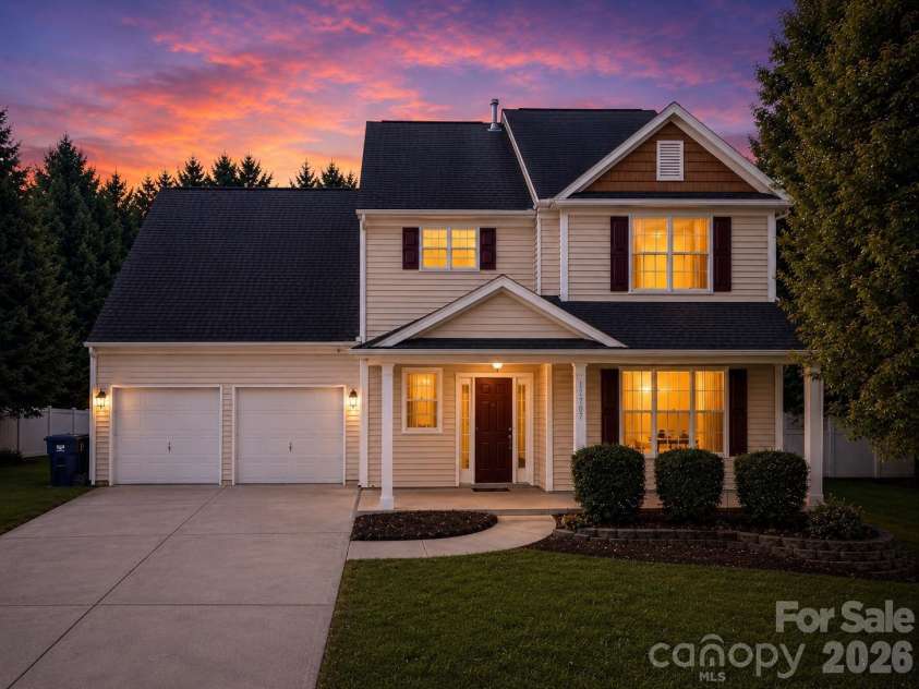 17707 Train Station Drive, Huntersville, NC 28078.  MLS# CAR4409292, YatesRealty ID 47070. 