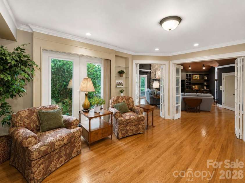 4821 Elmhurst Drive, Hickory, NC 28601.  MLS# CAR4411172, YatesRealty ID 47072. 