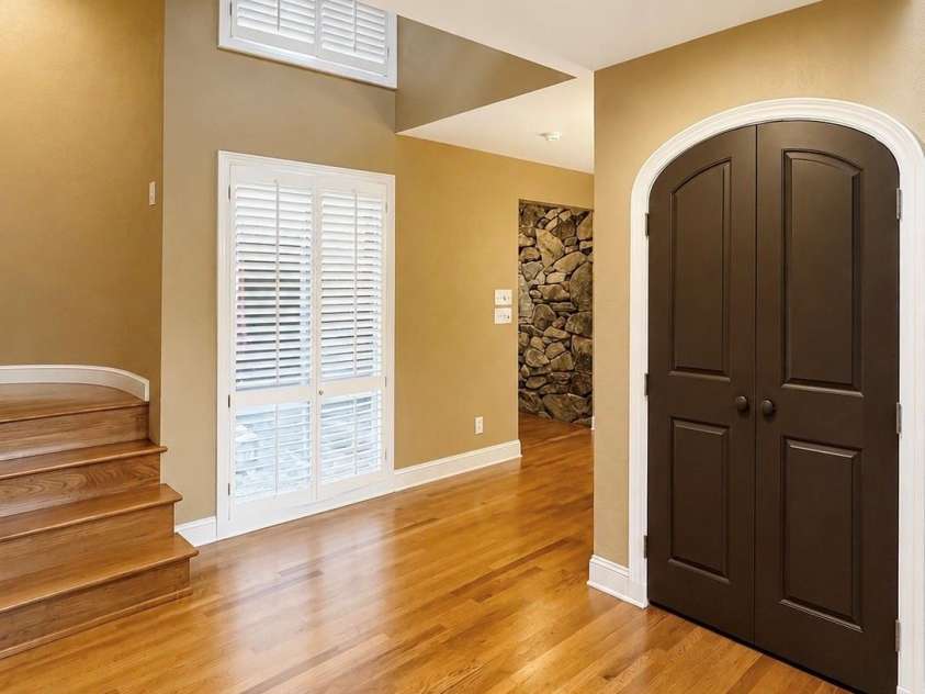 4821 Elmhurst Drive, Hickory, NC 28601.  MLS# CAR4411172, YatesRealty ID 47072. 