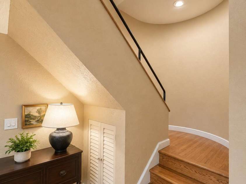 4821 Elmhurst Drive, Hickory, NC 28601.  MLS# CAR4411172, YatesRealty ID 47072. 
