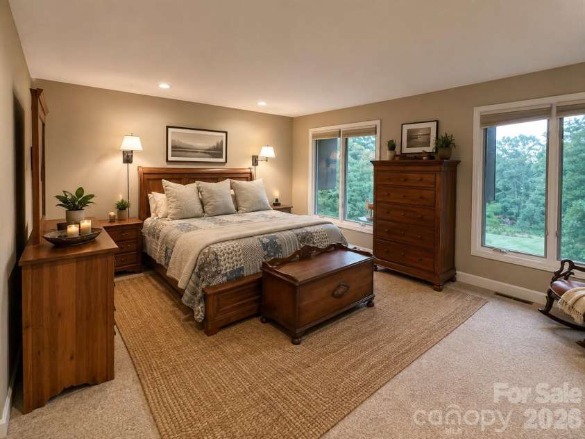 4821 Elmhurst Drive, Hickory, NC 28601.  MLS# CAR4411172, YatesRealty ID 47072. 