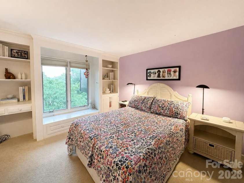4821 Elmhurst Drive, Hickory, NC 28601.  MLS# CAR4411172, YatesRealty ID 47072. 