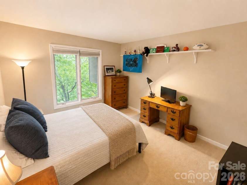 4821 Elmhurst Drive, Hickory, NC 28601.  MLS# CAR4411172, YatesRealty ID 47072. 