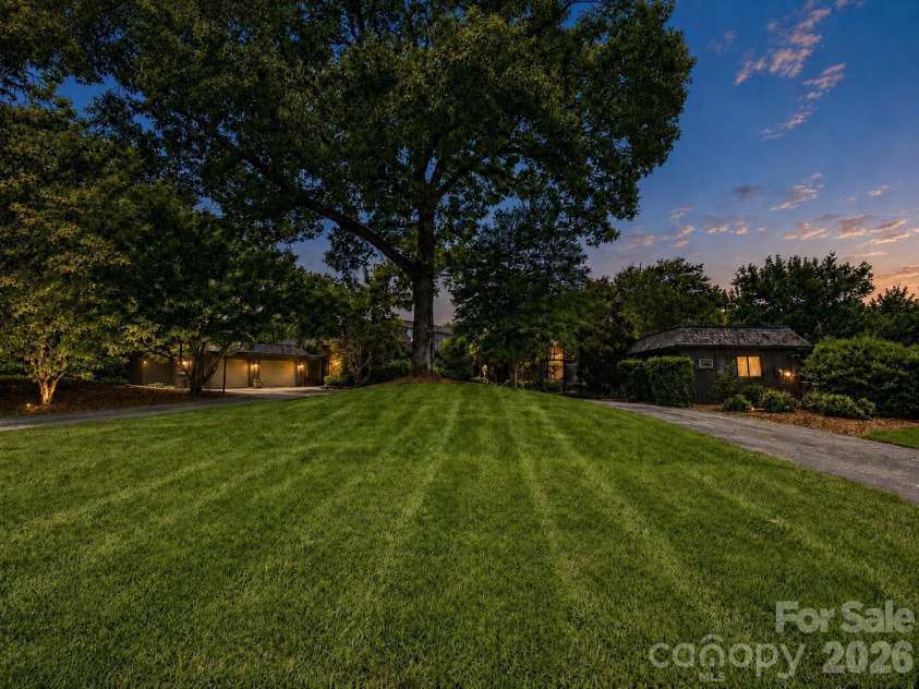 4821 Elmhurst Drive, Hickory, NC 28601.  MLS# CAR4411172, YatesRealty ID 47072. 