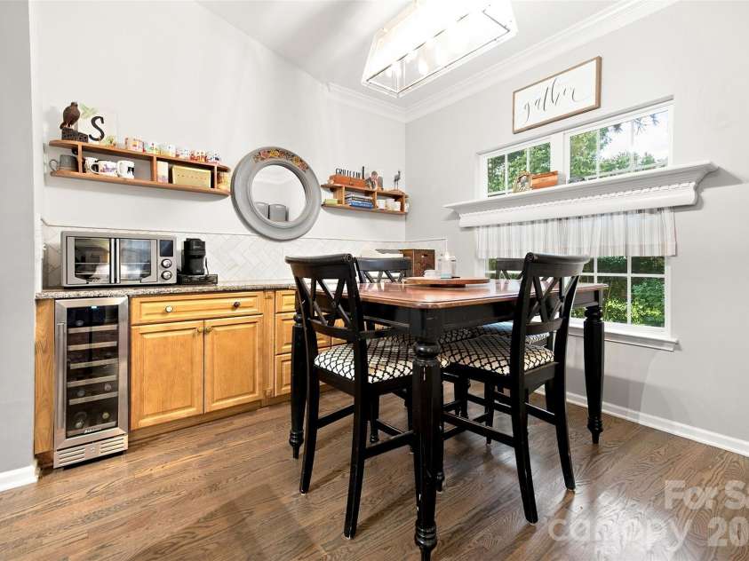 439 Glencrest Drive, Stanley, NC 28164.  MLS# CAR4415116, YatesRealty ID 47073. Kitchen w/dining area with extra cabinets and counterspace. Theres also a formal Dining Room off Living Room.