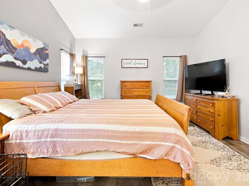 439 Glencrest Drive, Stanley, NC 28164.  MLS# CAR4415116, YatesRealty ID 47073. Primary Bedroom.