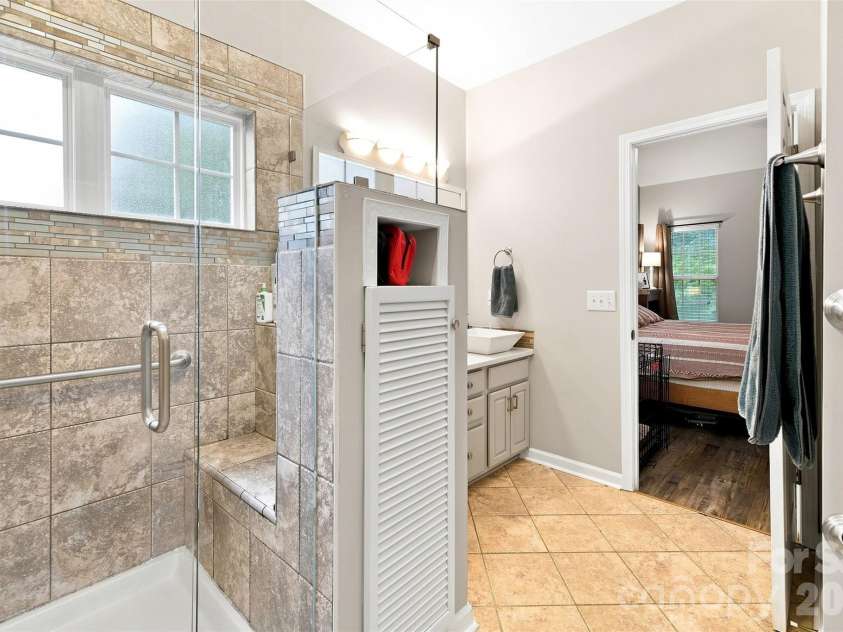 439 Glencrest Drive, Stanley, NC 28164.  MLS# CAR4415116, YatesRealty ID 47073. Primary Full has tiled stall shower.
