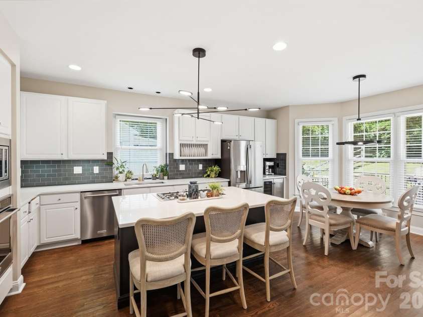 3518 Abbey Hill Lane, Charlotte, NC 28210.  MLS# CAR4412910, YatesRealty ID 47074. 