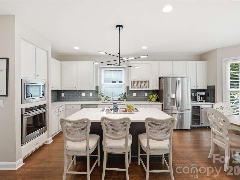 3518 Abbey Hill Lane, Charlotte, NC 28210.  MLS# CAR4412910, YatesRealty ID 47074. 