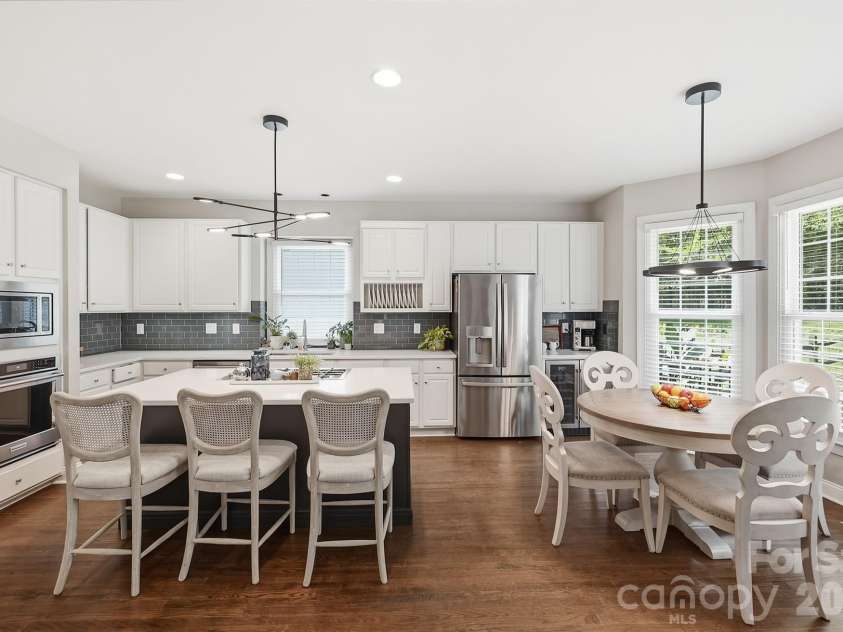 3518 Abbey Hill Lane, Charlotte, NC 28210.  MLS# CAR4412910, YatesRealty ID 47074. 