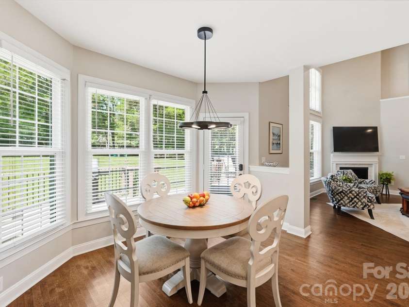 3518 Abbey Hill Lane, Charlotte, NC 28210.  MLS# CAR4412910, YatesRealty ID 47074. 