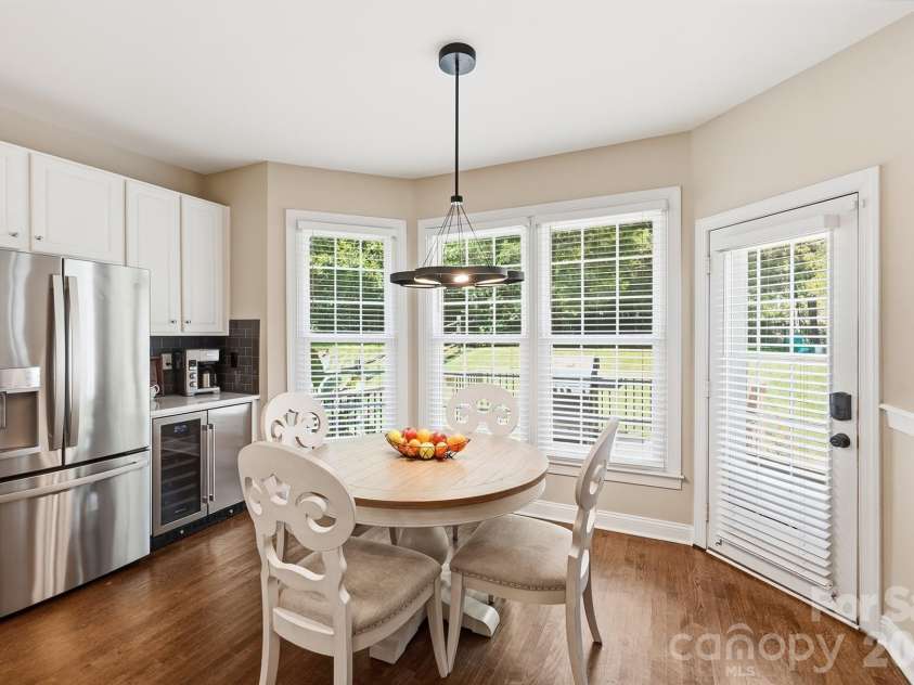 3518 Abbey Hill Lane, Charlotte, NC 28210.  MLS# CAR4412910, YatesRealty ID 47074. 