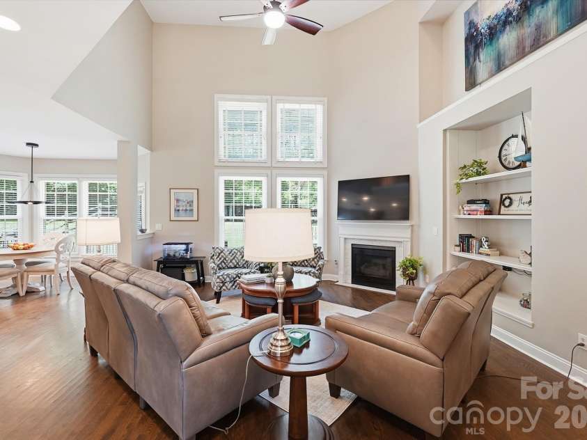 3518 Abbey Hill Lane, Charlotte, NC 28210.  MLS# CAR4412910, YatesRealty ID 47074. 