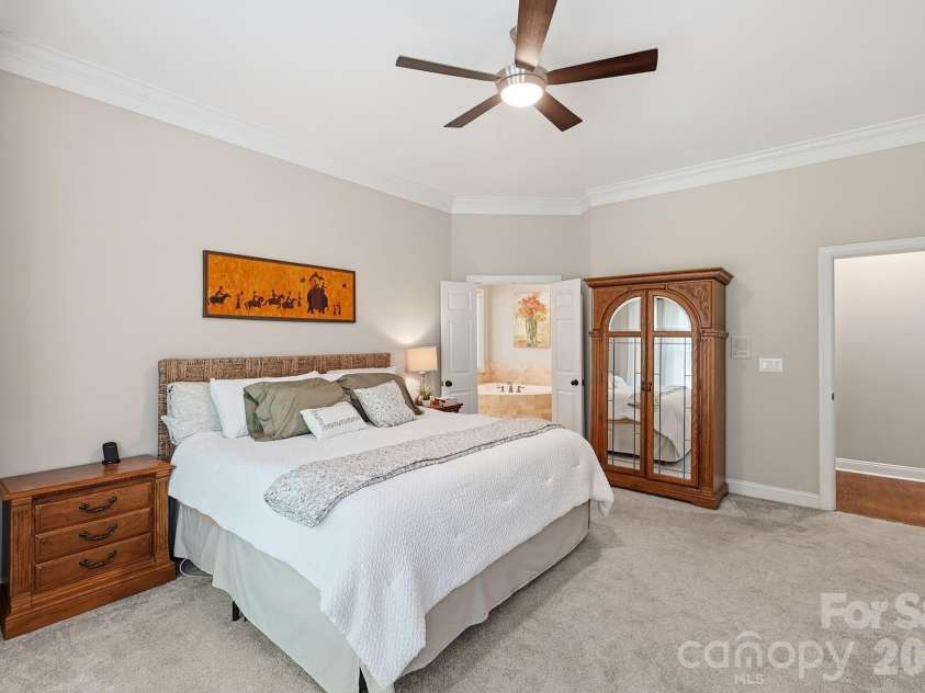 3518 Abbey Hill Lane, Charlotte, NC 28210.  MLS# CAR4412910, YatesRealty ID 47074. 