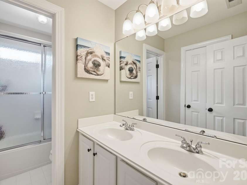3518 Abbey Hill Lane, Charlotte, NC 28210.  MLS# CAR4412910, YatesRealty ID 47074. 