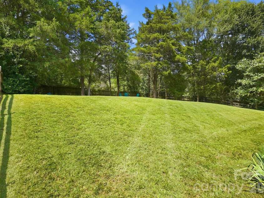 3518 Abbey Hill Lane, Charlotte, NC 28210.  MLS# CAR4412910, YatesRealty ID 47074. 
