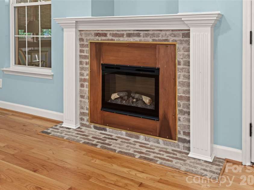 2017 Cameron Heights Circle, Denver, NC 28037.  MLS# CAR4410904, YatesRealty ID 47075. 