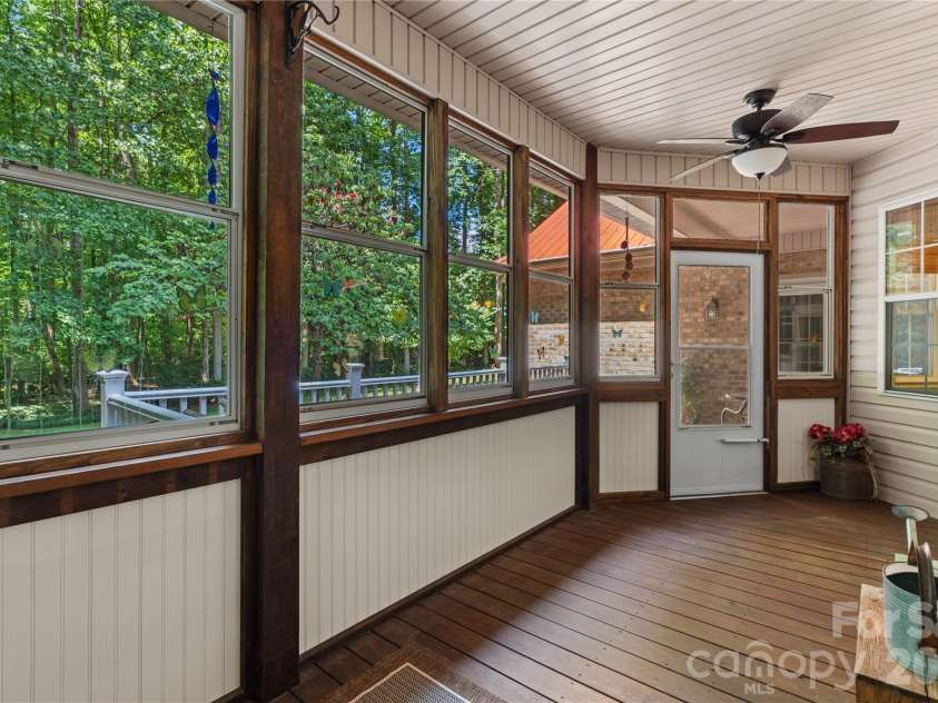 2017 Cameron Heights Circle, Denver, NC 28037.  MLS# CAR4410904, YatesRealty ID 47075. 